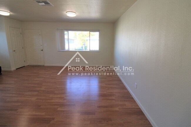 Foto del edificio - Charming South Sacramento 2bd/1ba Home wit...