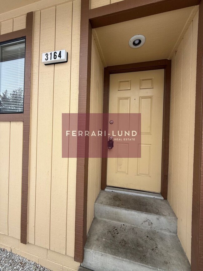 Foto del edificio - 2 Bed / 1.5 Bath Townhome – Central Sparks Near Baring Blvd - Kay DeAlba Property!!
