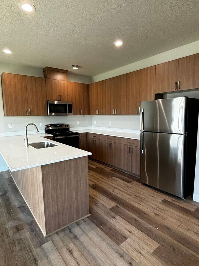 Foto del edificio - 2422-2422 Leonard Ln