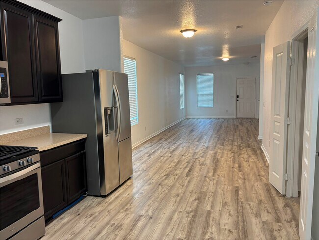 Foto del edificio - 6703 Cortenridge Ln