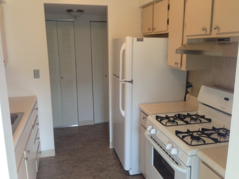 Foto del edificio - 336 N Green Bay Rd