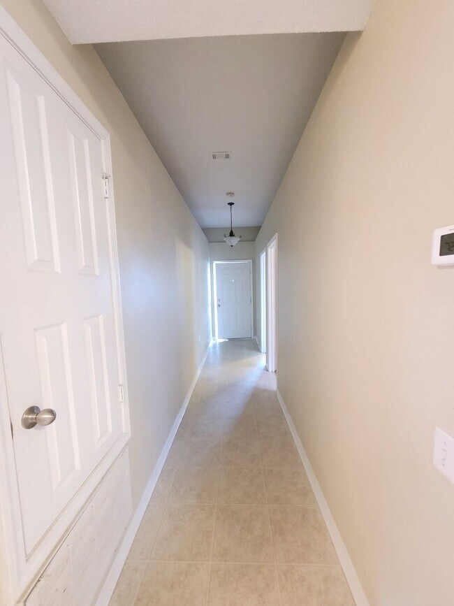 Foto del edificio - 7802 Heirloom Dr