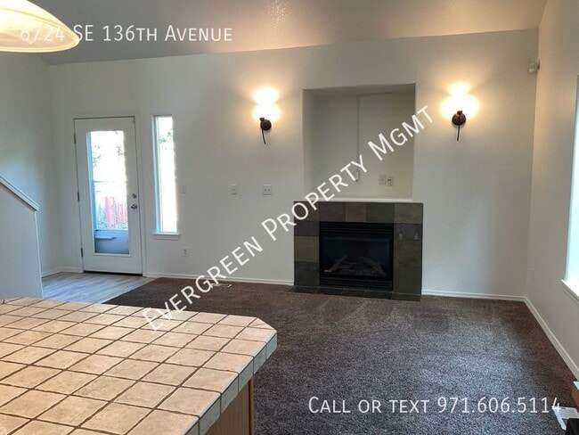 Foto del edificio - 3BD/2BA Spacious East Portland Townhome! B...