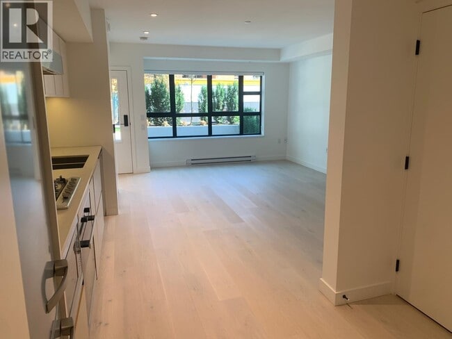 Photo du bâtiment - 540 W 28th Ave