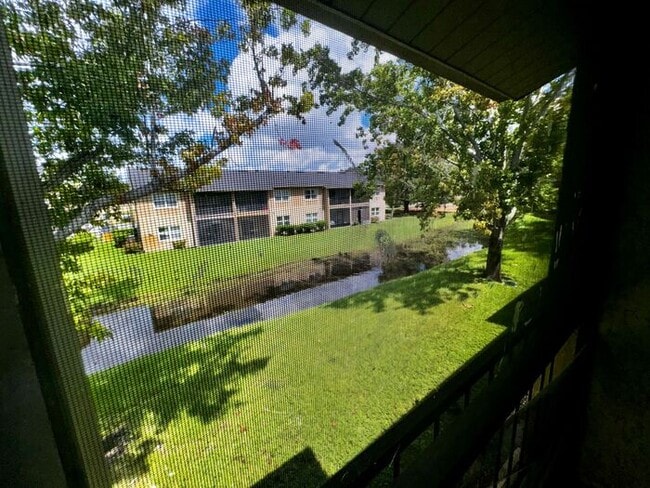 Foto del edificio - 2 Bedroom 2 Bath Hawthorne Village Condo n...