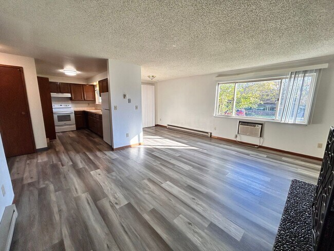 Foto del edificio - Spacious 2 Bed, 1 Bath on South Hill!