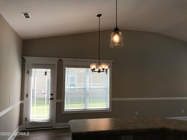 Foto del edificio - 2304 Sweet Bay Drive.