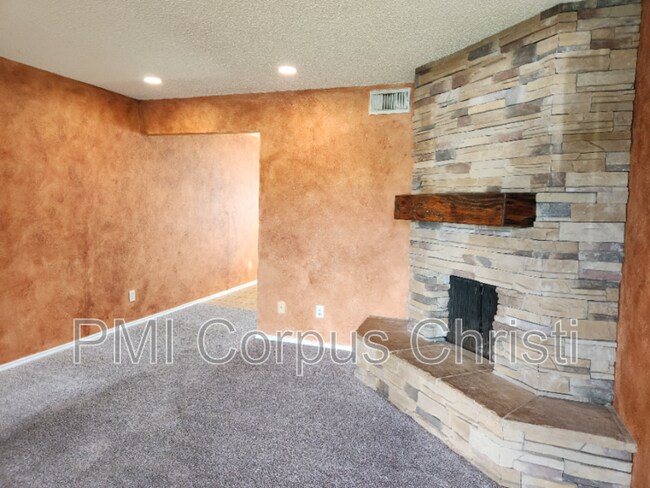 Foto del edificio - 6702 Everhart Rd