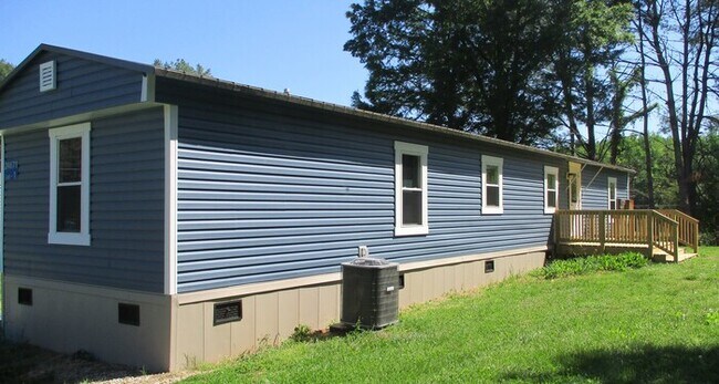 Foto del edificio - 24671 Ridgecrest Rd