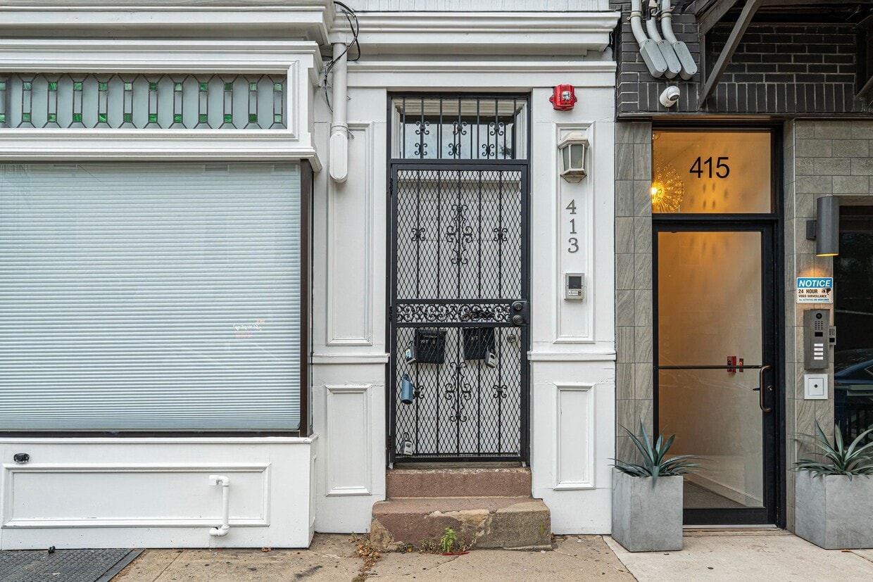 Foto principal - 319 Monmouth St