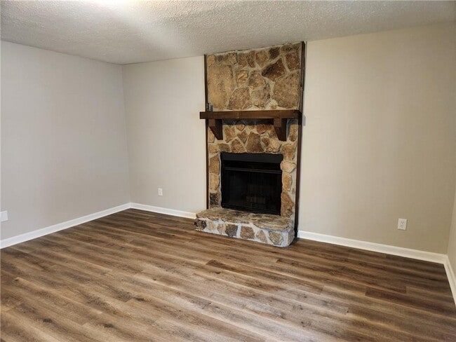 Building Photo - 1285 S Lea Ct SE