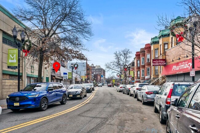 Foto del edificio - 704 BERGEN Ave
