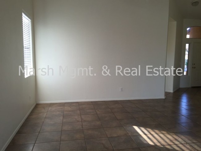 Building Photo - Wonderful 3 bedroom home in Mesa with comm...