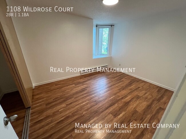 Foto del edificio - 1108 Wildrose Ct