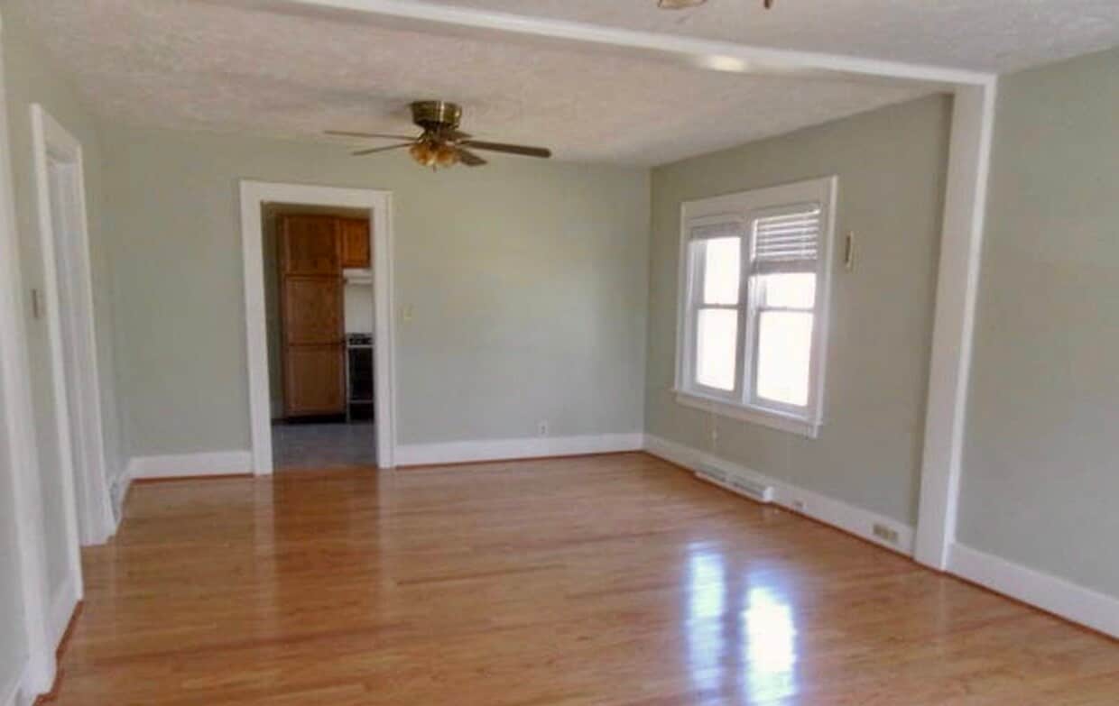 Building Photo - 182 W 1st Ave