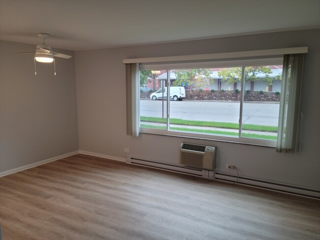 Building Photo - 753 Busse Hwy