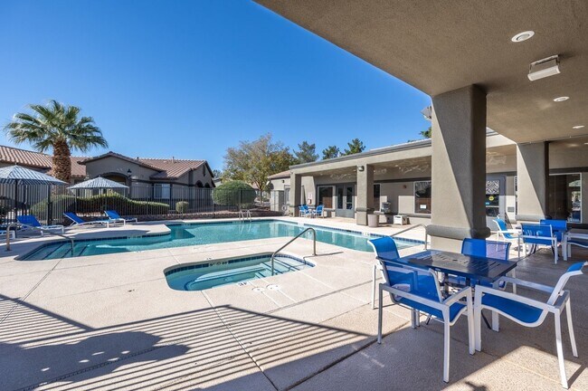 Foto del edificio - Whispering Palms| 55+ Senior Affordable Community