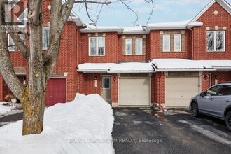 Building Photo - 2047 Dunollie Crescent