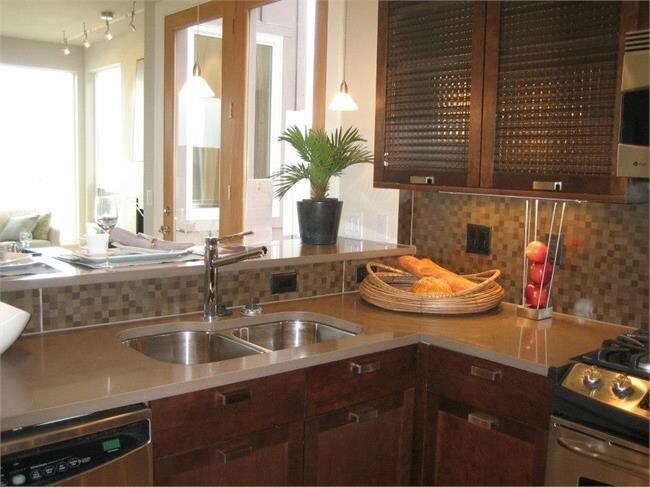 Foto del edificio - Three Bedroom Home Available in Dakota Rid...