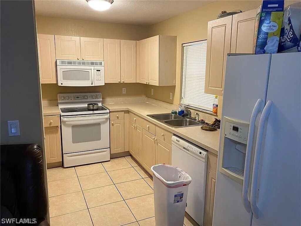 2702 Robin Ave S, Lehigh Acres, FL 33973 Townhouse for Rent in Lehigh