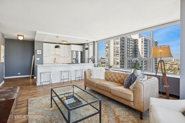 Foto del edificio - 70 W Burton Pl