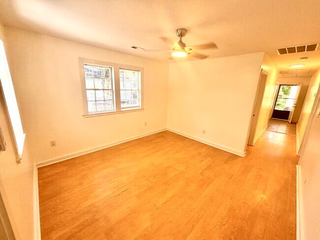 Foto del edificio - 4718 Mint Ave