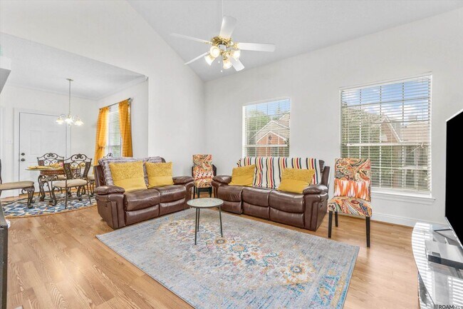 Foto del edificio - 4464 Highland Rd