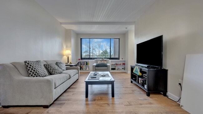 Photo - 1021 Arlington Blvd Apartment