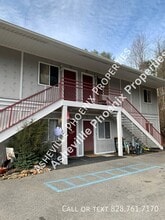 Building Photo - 452 Reems Creek Rd