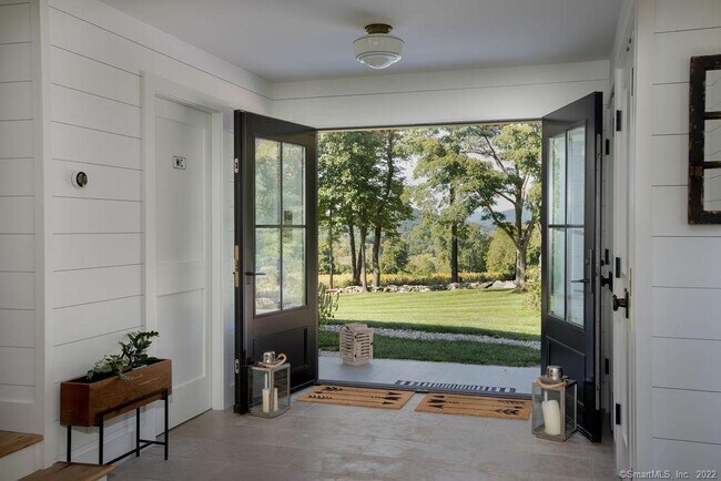 Foto del edificio - 49 Benton Hill Rd