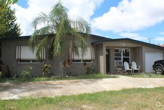Building Photo - 834 Lewis Dr