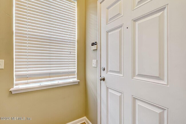 Foto del edificio - 9762 Summer Grove Way S