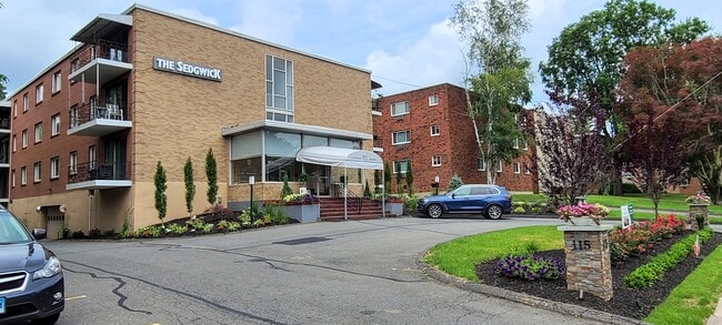 Building Photo - 115 S Main St