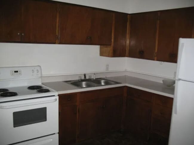 Building Photo - Highland Terrace Apartments