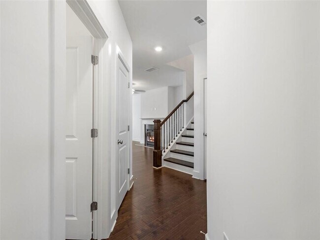 Building Photo - 200 N Auburn Landing Pl