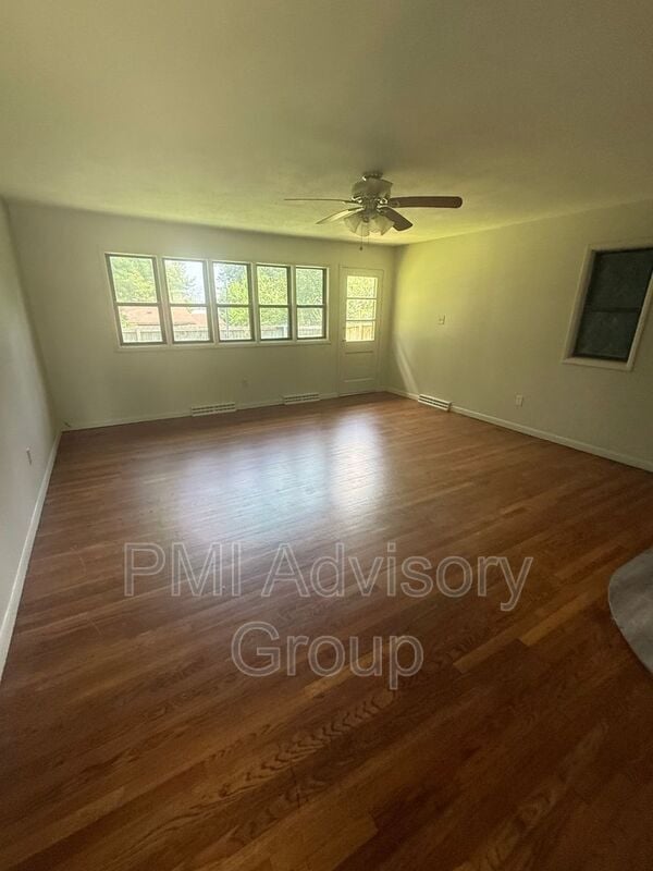 Building Photo - 6604 Meadowdale Dr