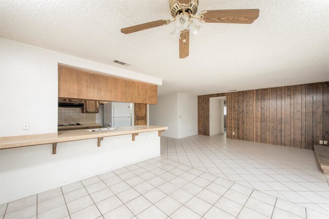 Foto del edificio - 6532 N Poplar Ave