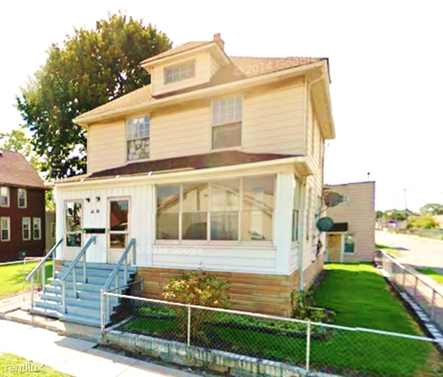 Primary Photo - 68 E James St