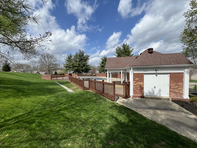Building Photo - 7115 Sweetwater Dr