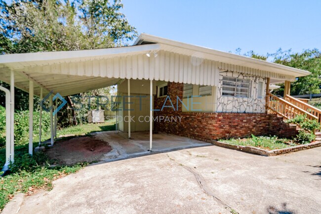 Building Photo - NOW OFFERING HALF OFF THE FIRST FULL MONTH...