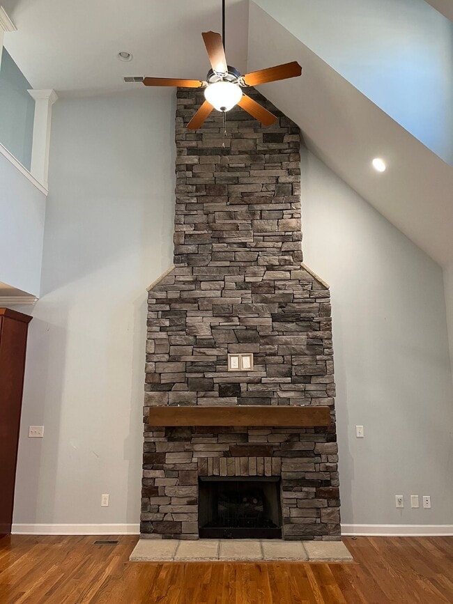 Building Photo - 6050 Sanmar Dr