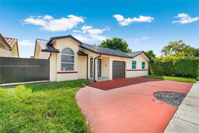 Foto del edificio - 1025 NW 128th Ct