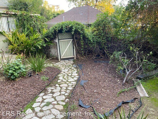 Foto del edificio - 1 br, 1 bath House - 931 Palm Ave.
