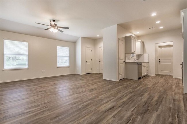 Foto del edificio - 433 NONE CHALK HILL Ct