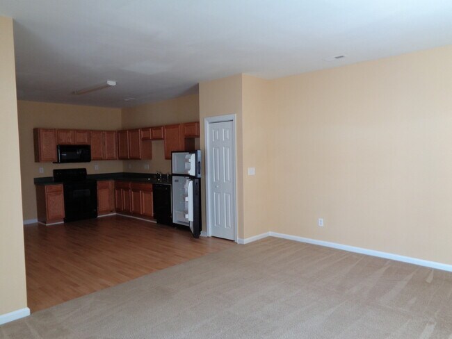 Foto del edificio - 7041 Somerset Springs Dr