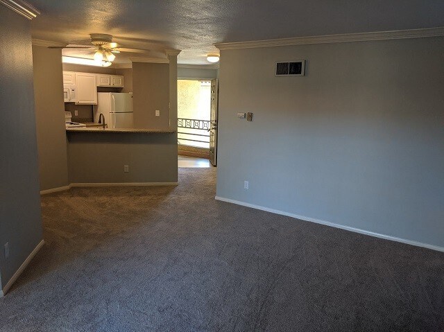 Foto del edificio - 2 Bed-2 Bath Single Story 2nd floor condo at The Verano La Jolla