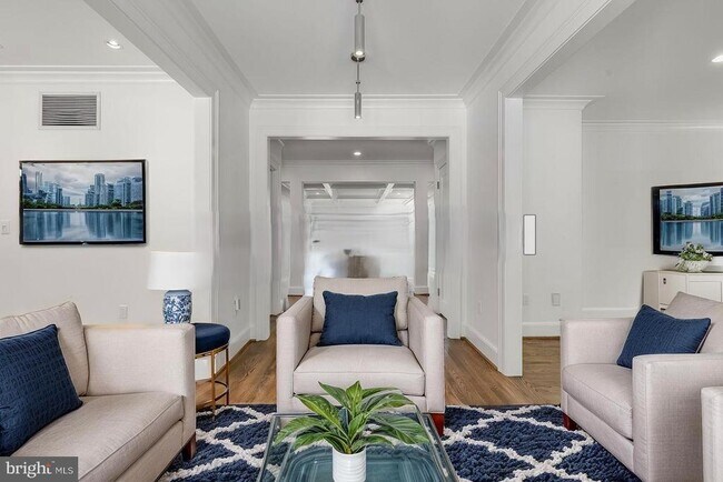 Foto del edificio - 1404 Coventry Ln