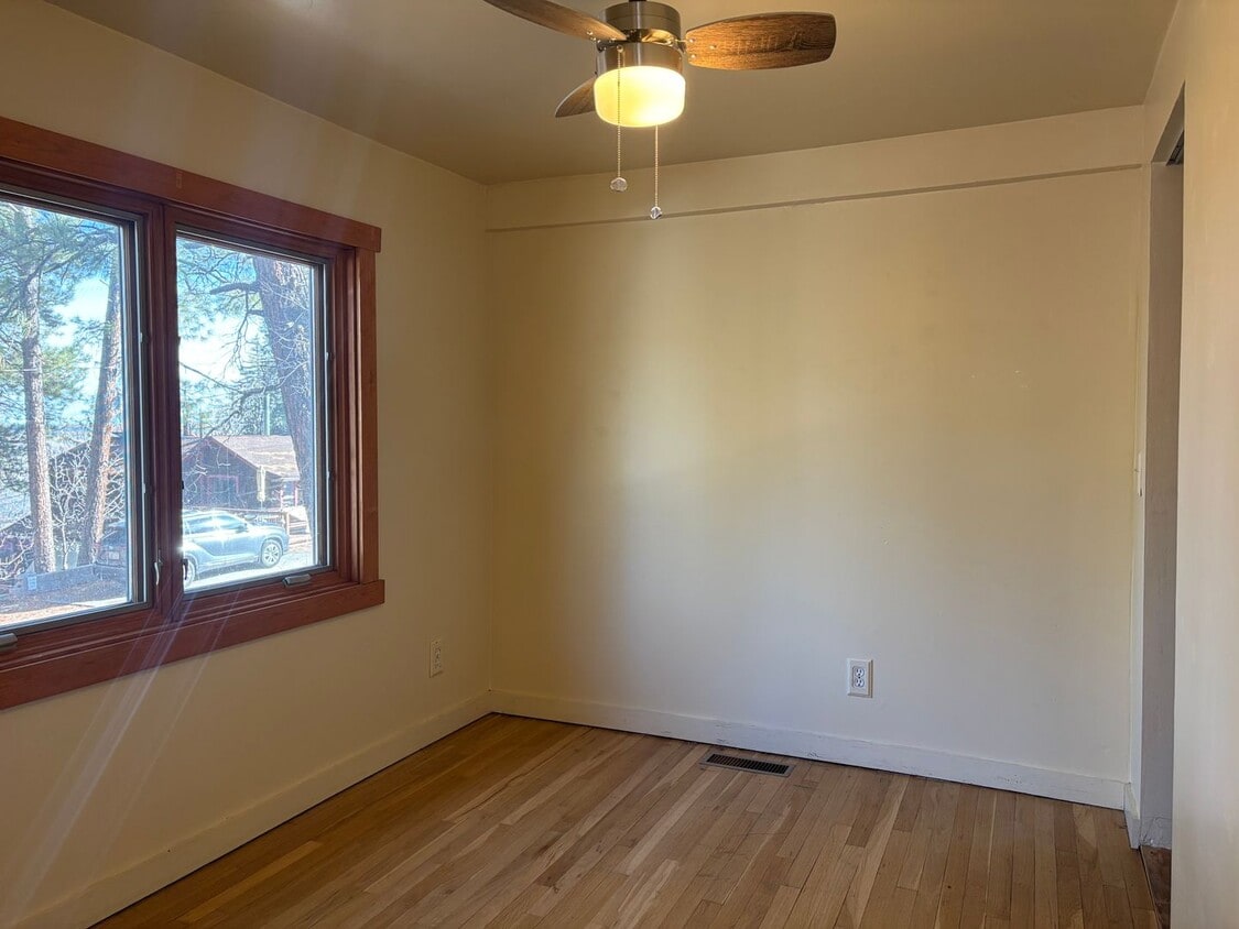 Foto del edificio - 3 Bedroom 1 Bathroom