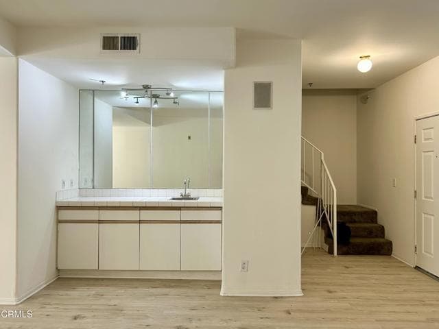 Foto del edificio - 10925 Blix St