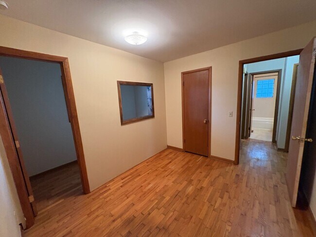 Foto del edificio - 2048 S Fairway Ave